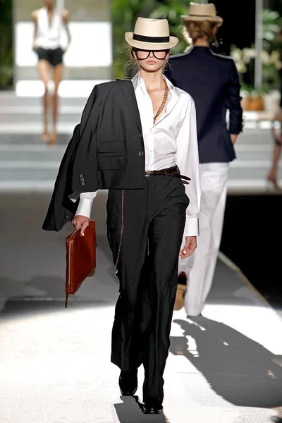 Look 24